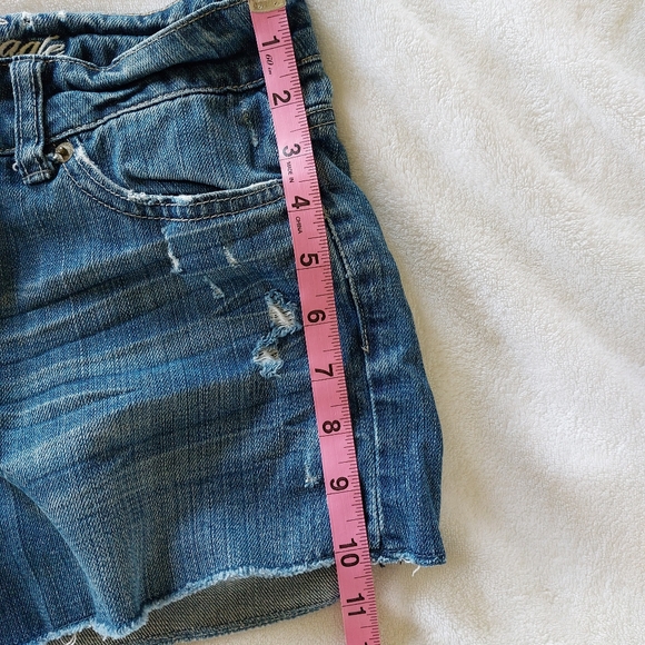 AEO Distressed Cut-Off Shorts - Picture 11 of 13